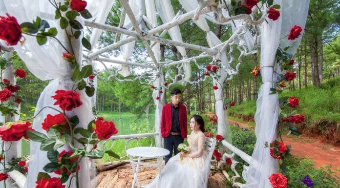 Sentymentalne dodatki – biżuteria, zdjęcia, teksty