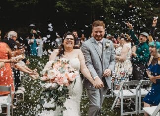 Dlaczego w Indiach panna młoda maluje dłonie henną?