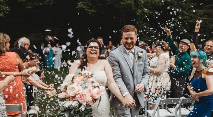 Dlaczego w Indiach panna młoda maluje dłonie henną?