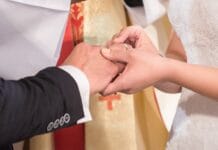 Jak stworzyć plan usadzenia gości?