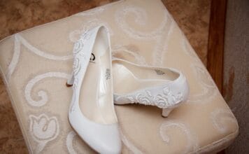 Jak dobrać kolor garnituru do pory roku i stylu wesela