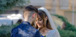 Czy dawać kopertę, czy prezent?