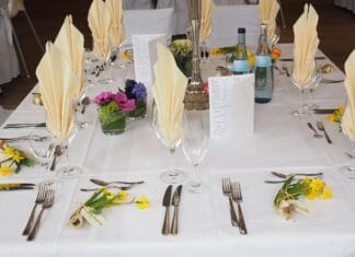 Jak wybrać idealną suknię ślubną – poradnik dla niezdecydowanych