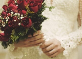 Jak pogodzić rodziny przed ślubem – poradnik dla narzeczonych