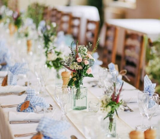 Ślubne DIY – dekoracje zrobione z sercem