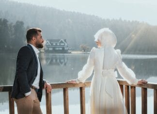 Jak ubrać się na wesele jako świadkowa – styl i etykieta